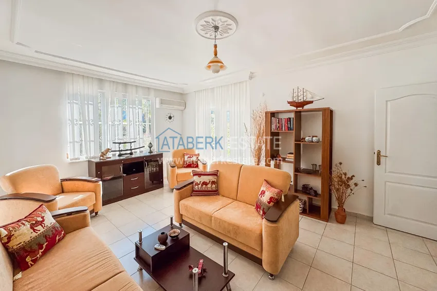 Kupuj Apartament 2+1 z meblami, odpowiedni na zezwolenie na pobyt — Alanya, dzielnica Oba, 350 metrów od morza 3