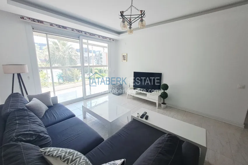 Kupuj 1+1 umeblowane mieszkanie w Oba, Alanya - przeszklony balkon, 1. piętro 4