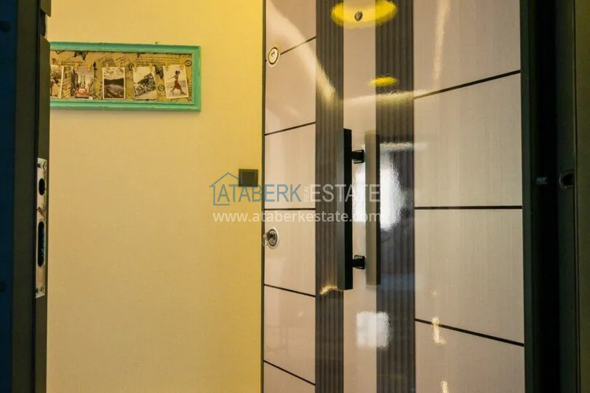 Purchase Ready-made housing in the center of Alanya, for a residence permit — a one-bedroom apartment with furniture and mountain views 1