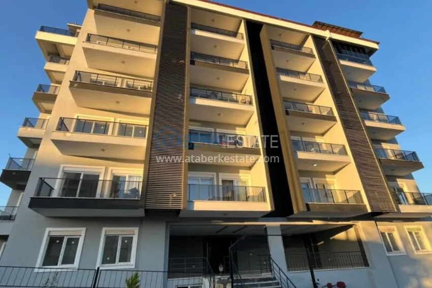 1+1 apartment with two balconies and fine finishing in Alanya, Avsallar district 1