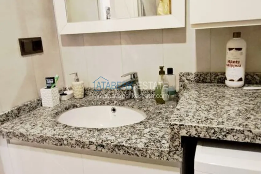 Kupuj Apartament 2+1 z oddzielną kuchnią i przeszklonym balkonem w centrum Alanyi — meble odpowiednie na zezwolenie na pobyt 12