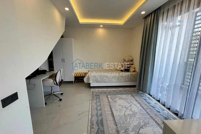 Kupuj Dwupoziomowy penthouse 2+1 z widokiem na morze i góry w centrum Alanyi 12 