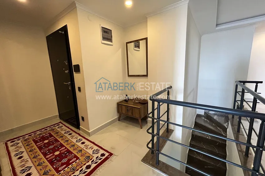 Kupuj Dwupoziomowy penthouse 2+1 z widokiem na morze i góry w centrum Alanyi 1 