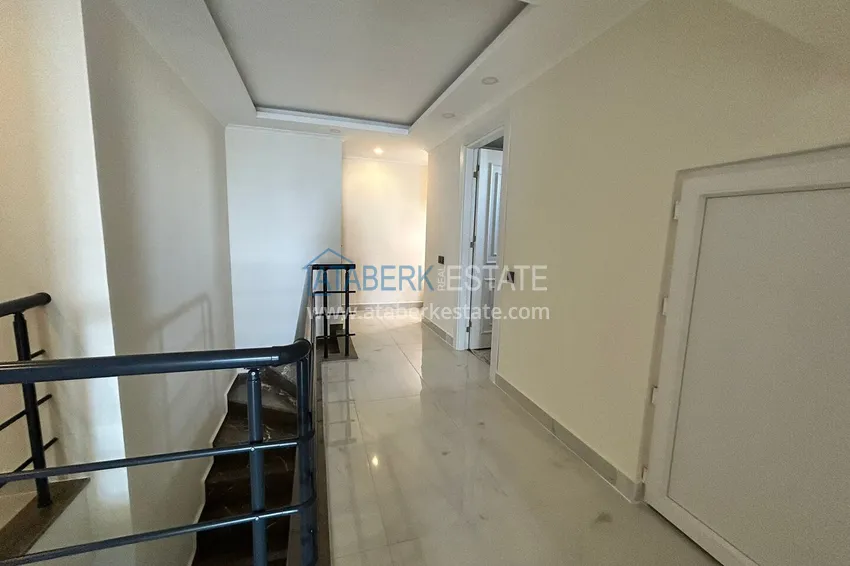 Kupuj Dwupoziomowy penthouse 2+1 z widokiem na morze i góry w centrum Alanyi 3 