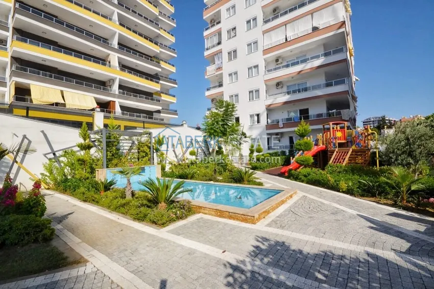 2+1 apartment with furniture and partial sea view in Mahmutlar — sale from owner 4 
