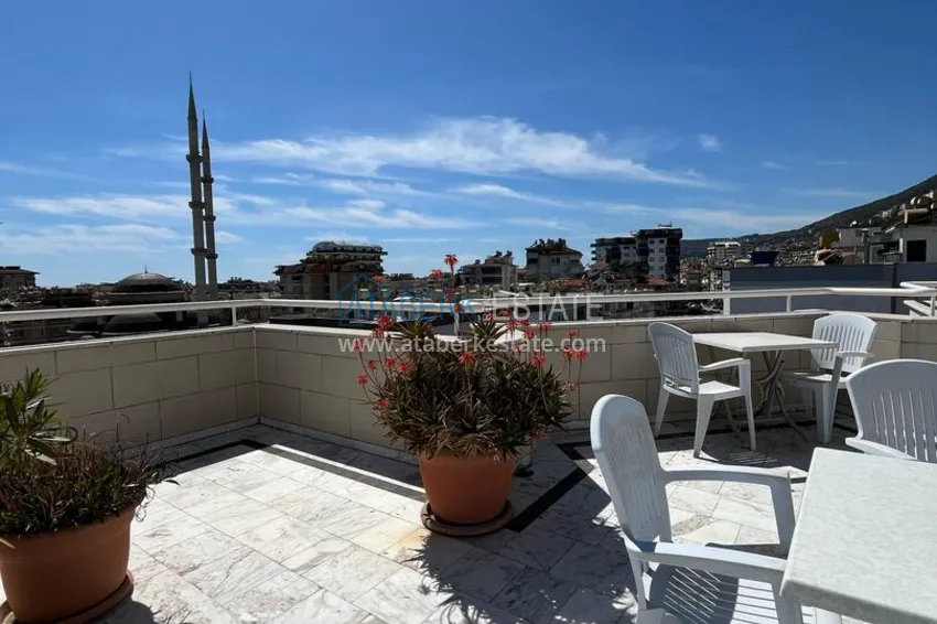 Furnished 1+1 apartment in the center of Alanya, for a residence permit — Cleopatra beach area 11 