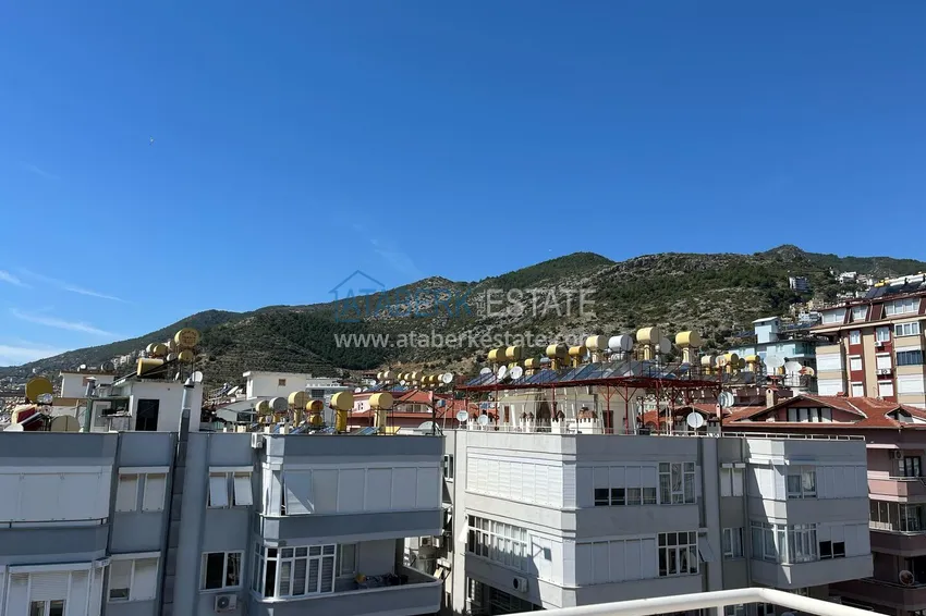 Furnished 1+1 apartment in the center of Alanya, for a residence permit — Cleopatra beach area 13 