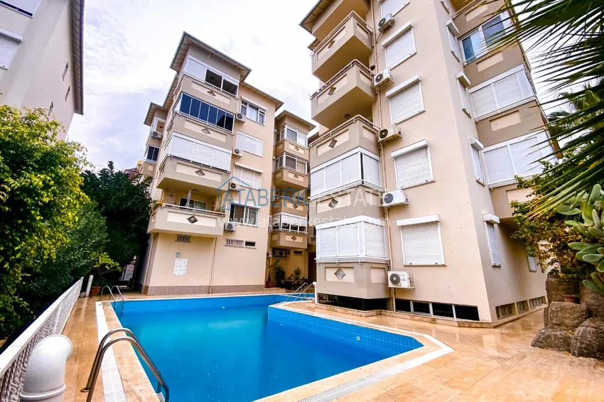 Furnished 1+1 apartment in the center of Alanya, for a residence permit — Cleopatra beach area 1 