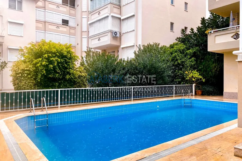 Furnished 1+1 apartment in the center of Alanya, for a residence permit — Cleopatra beach area 2 