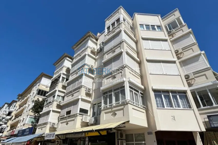 Furnished 1+1 apartment in the center of Alanya, for a residence permit — Cleopatra beach area 5 