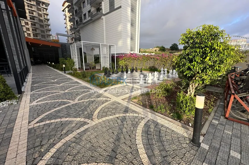2+1 apartment with furniture, glazed balcony and sea view in the center of Mahmutlar, Alanya 6 