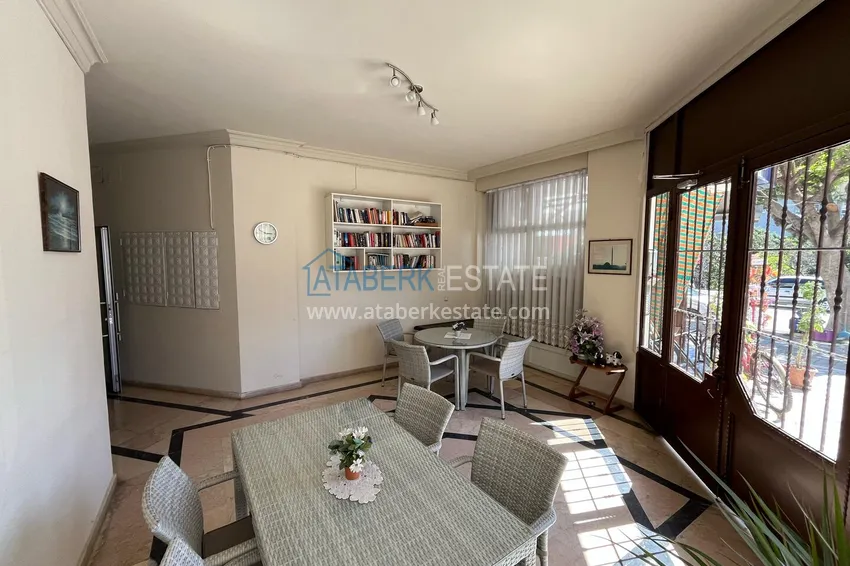 Furnished 1+1 apartment in the center of Alanya, for a residence permit — Cleopatra beach area 7 