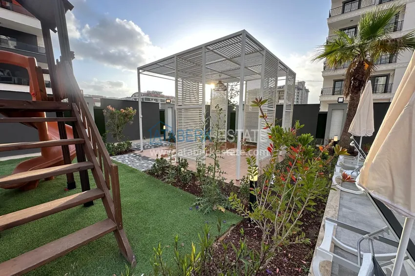 2+1 apartment with furniture, glazed balcony and sea view in the center of Mahmutlar, Alanya 7 