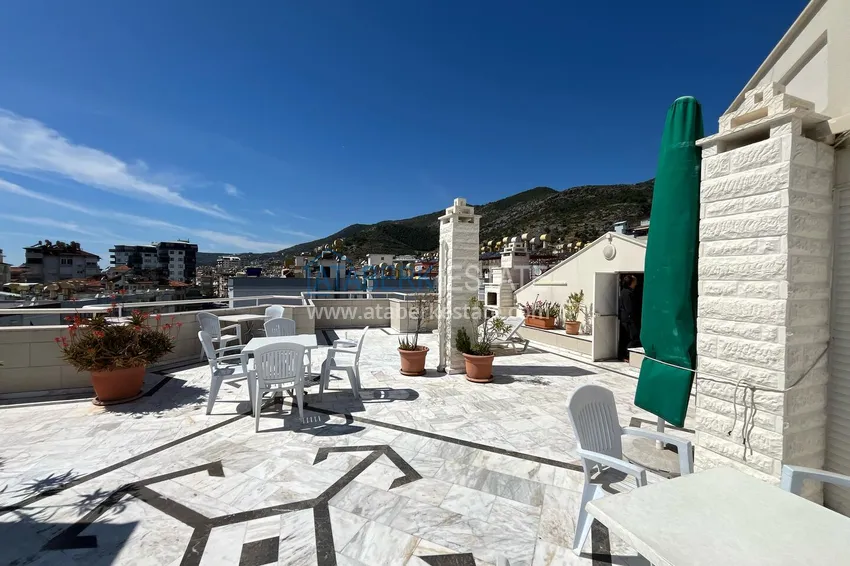 Furnished 1+1 apartment in the center of Alanya, for a residence permit — Cleopatra beach area 9 