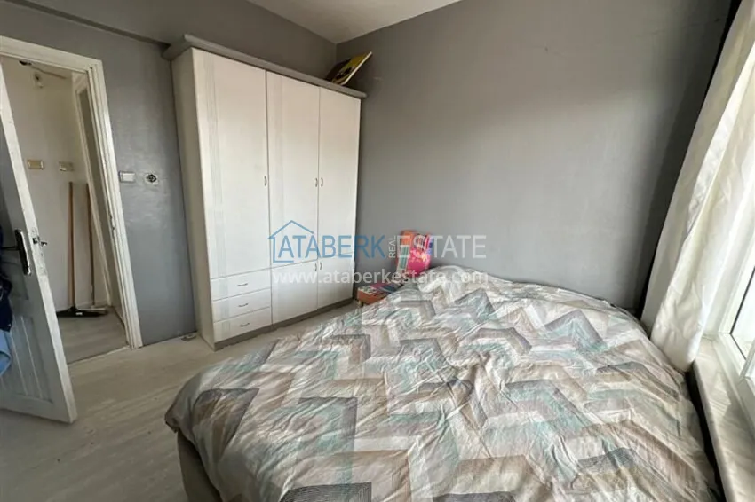 Purchase 2+1 apartment with a residence permit in the center of Alanya — furniture, view of the fortress 18 