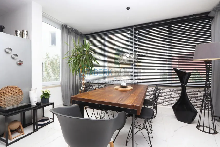 Purchase Two-story 5+1 villa with private pool in Kargicak — suitable for obtaining citizenship 6