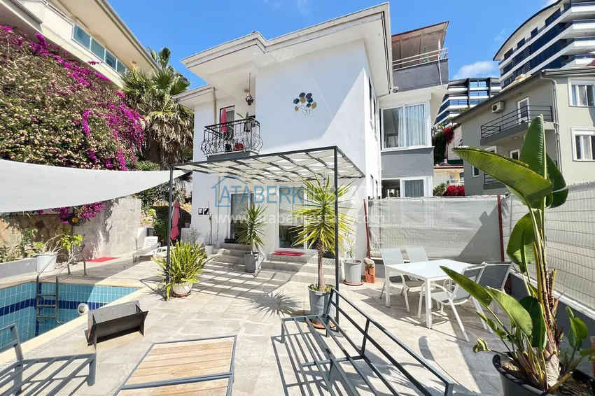 Two-story 5+1 villa with private pool in Kargicak — suitable for obtaining citizenship 1