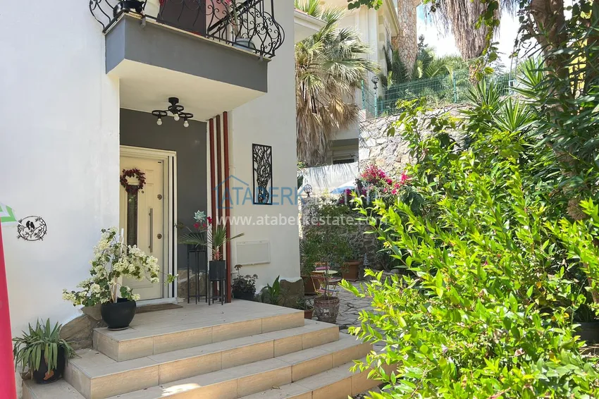 Two-story 5+1 villa with private pool in Kargicak — suitable for obtaining citizenship 8