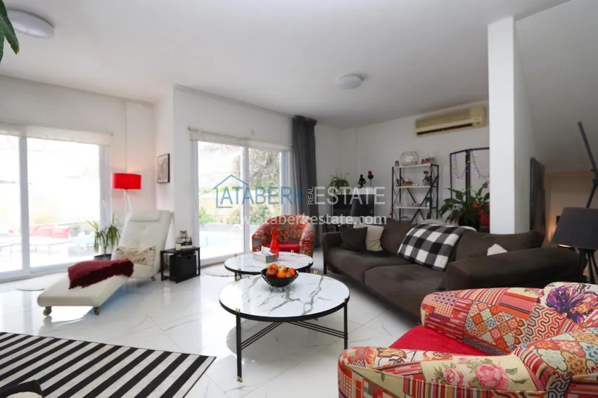 Purchase Two-story 5+1 villa with private pool in Kargicak — suitable for obtaining citizenship 1