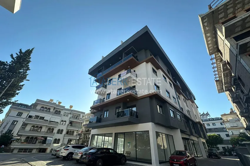 2+1 apartment in the center of Alanya - with a separate kitchen and mountain views, suitable for a residence permit 1 