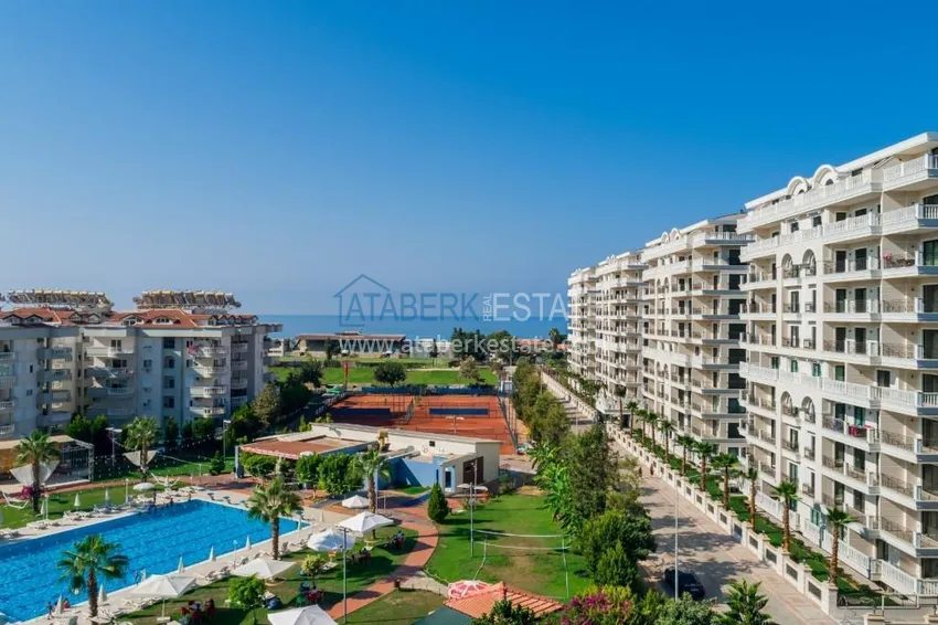 Luxury real estate on the first line in Alanya: stylish apartment, VIP-level complex, Oba district 1
