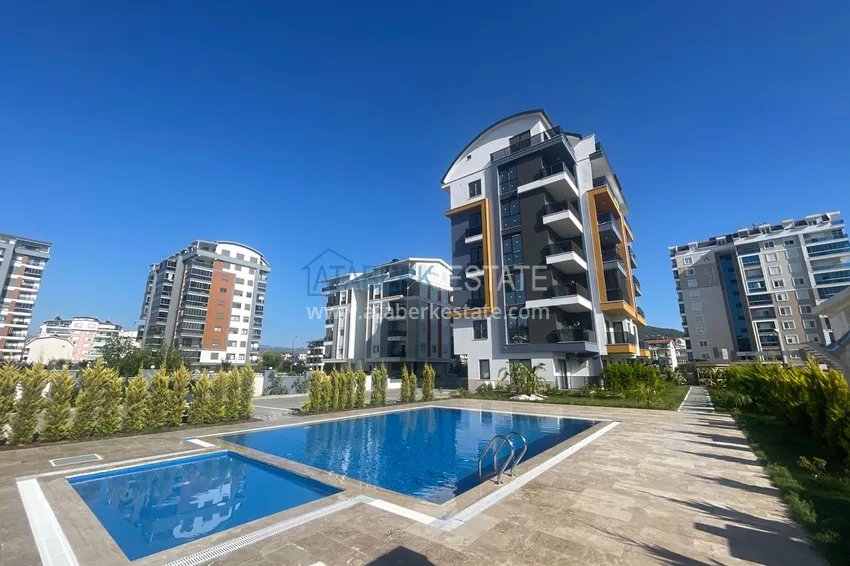 One bedroom apartment with access to the garden from an investor in Gazipasa 1 