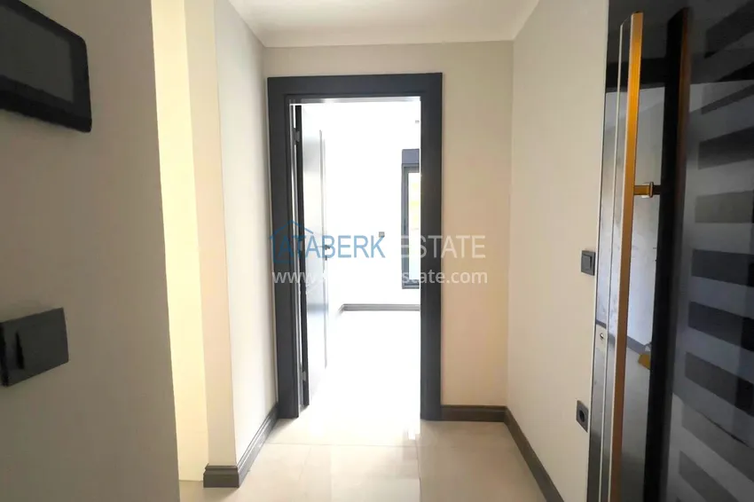 Purchase Luxury 1+1 apartment in the center of Alanya, Büyükahsbahce district 1 