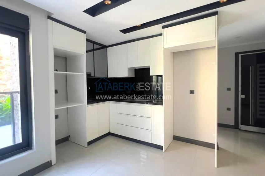 Purchase Luxury 1+1 apartment in the center of Alanya, Büyükahsbahce district 2 