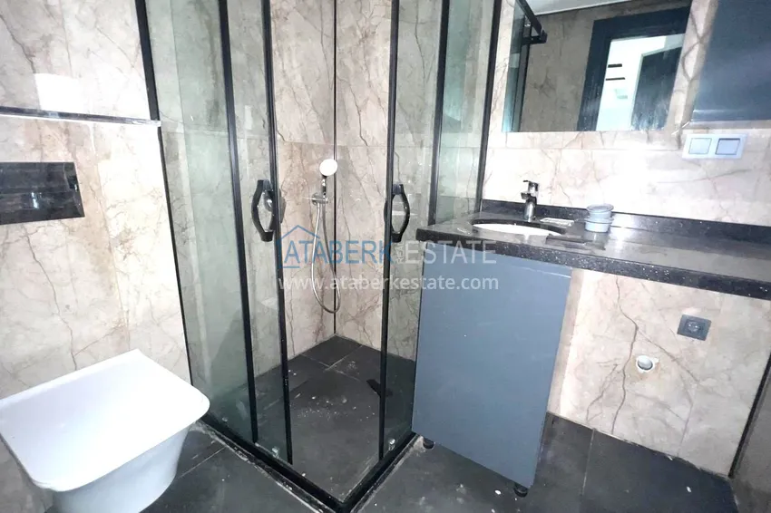 Purchase Luxury 1+1 apartment in the center of Alanya, Büyükahsbahce district 7 