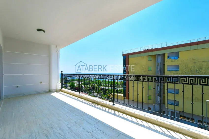 Purchase 3+1 penthouse duplex in Kargicak — turnkey, suitable for citizenship 10