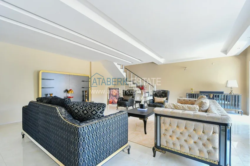 Purchase 3+1 penthouse duplex in Kargicak — turnkey, suitable for citizenship 5