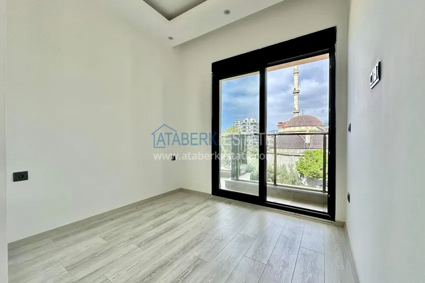 Purchase 1+1 apartments with fine finishing in the center of Alanya, Cleopatra beach area 5 
