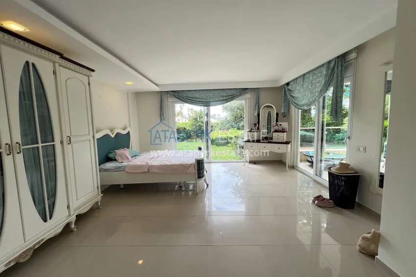 Purchase 4+1 duplex with garden in Kargicak — furnished, in a luxury complex 22 