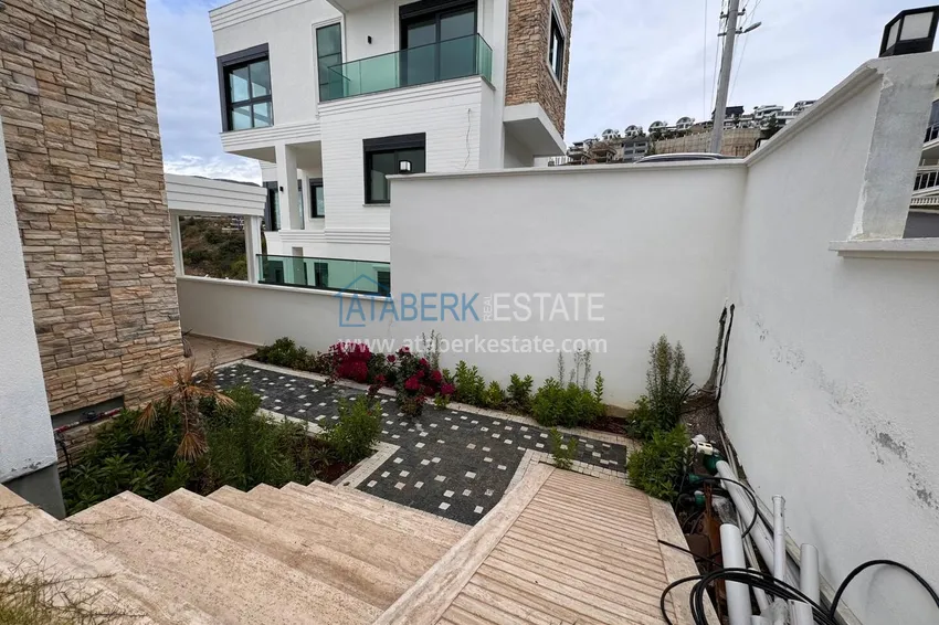 Villa 3+1 in Kargicak - modern architecture, privacy and impressive panoramas 5