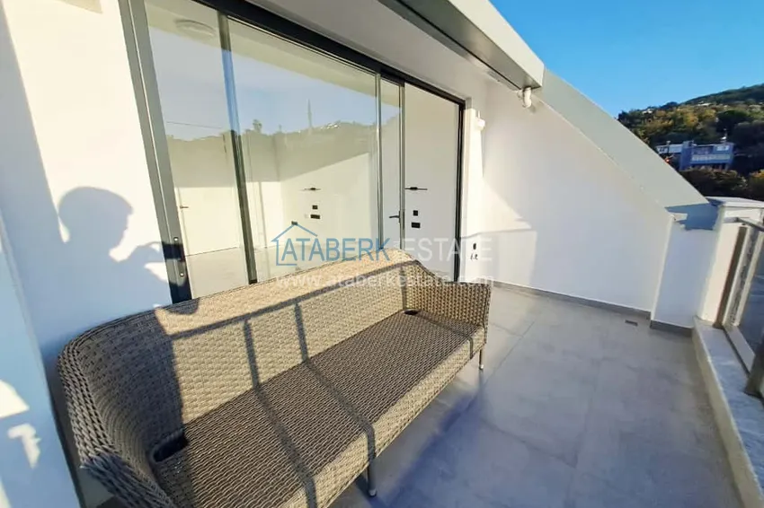 Purchase 3+1 duplex penthouse in Kargicak - with panoramic views and designer redevelopment 22