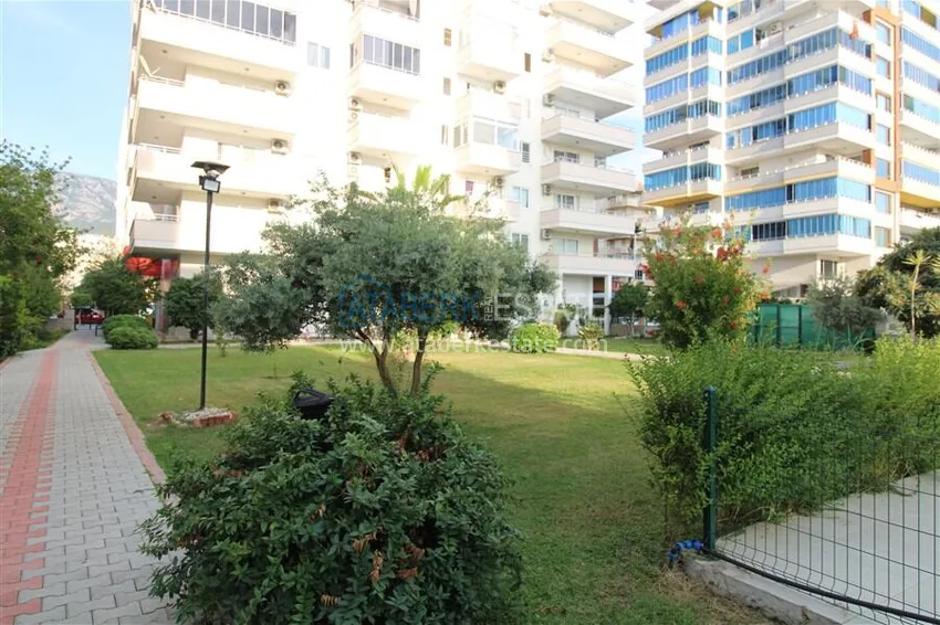 Apartment 2+1 on the beachfront in the center of Mahmutlar, Alanya — real estate for citizenship 4 
