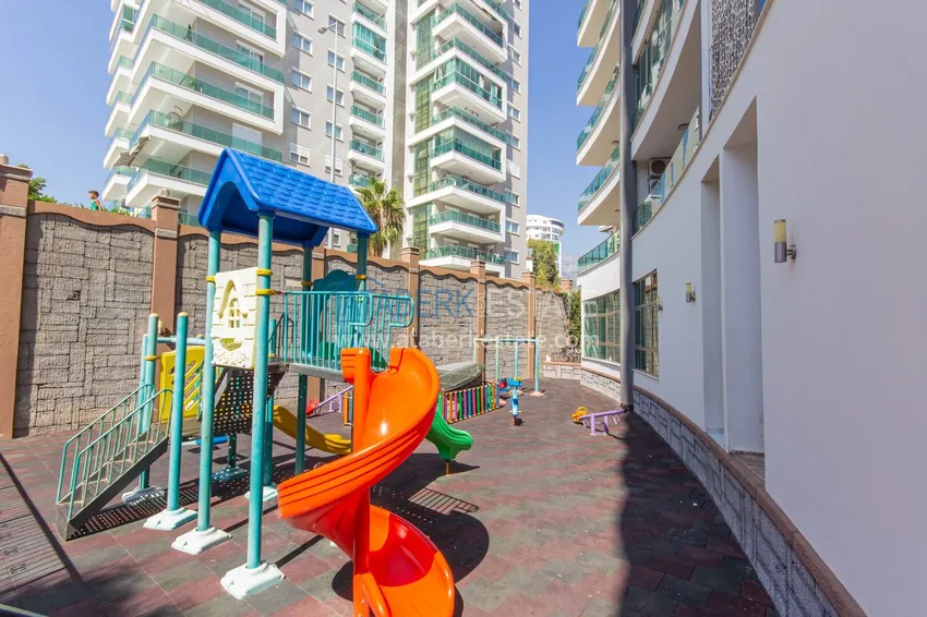 Turnkey 1+1 75 m² apartment with sea view in Mahmutlar 12