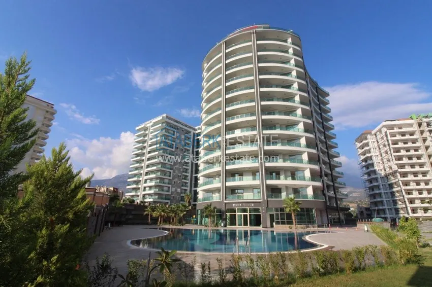 Turnkey 1+1 75 m² apartment with sea view in Mahmutlar 1