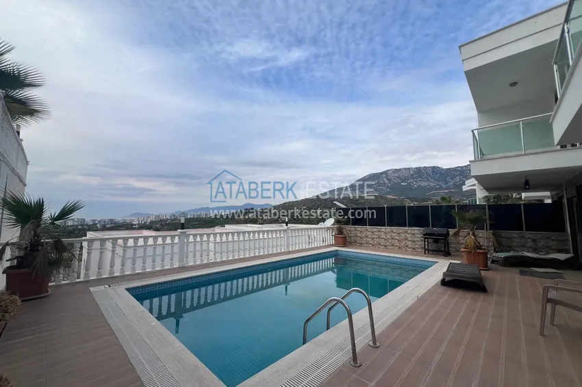 3+1 villa in Kargicak with private pool, furniture and panoramic views 7