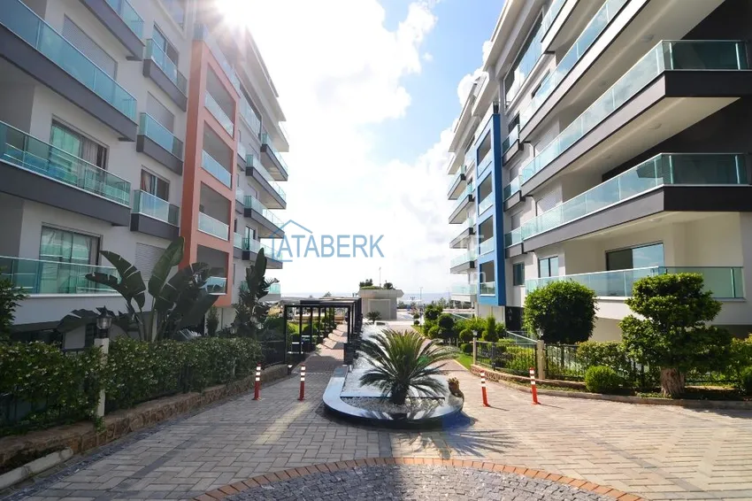 Garden duplex 3+1 in Kargicak with furniture - property under citizenship 9 