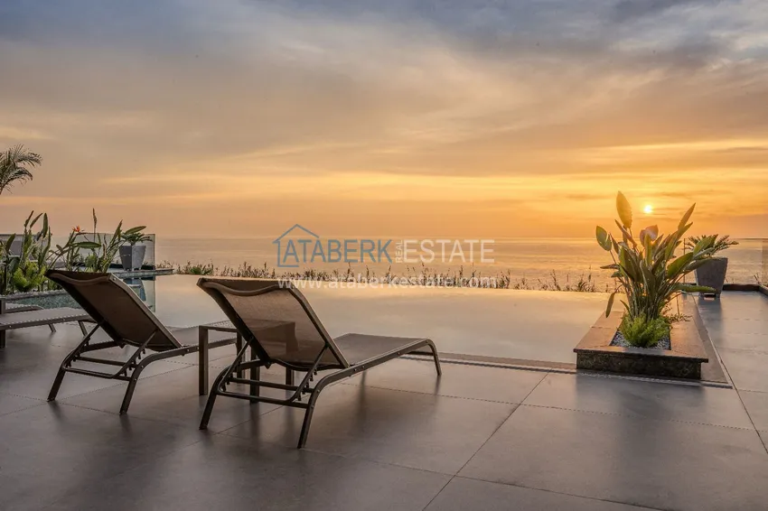 1+1 apartment on the first line in Kargicak - premium complex 17