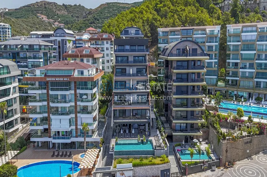 1+1 apartment on the first line in Kargicak - premium complex 7