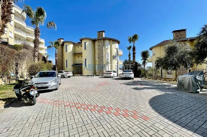 2+1 apartment with furniture and access to the garden in the Avsallar area 10