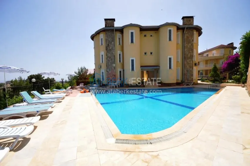 2+1 apartment with furniture and access to the garden in the Avsallar area 1