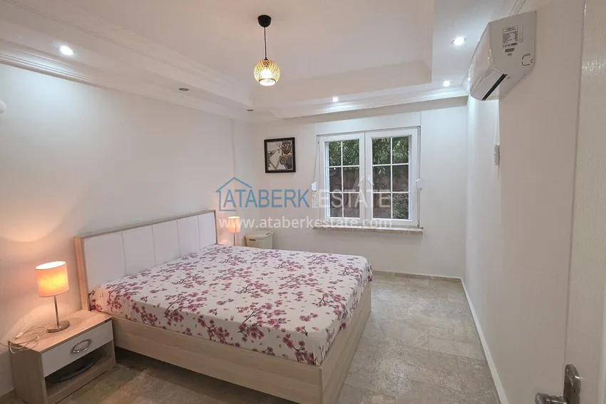 Purchase 2+1 apartment with furniture and access to the garden in the Avsallar area 21
