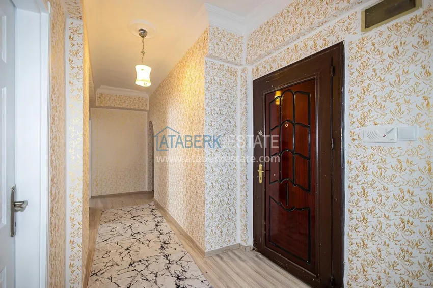 Purchase 3+1 apartment with furniture and a separate kitchen in the Oba area - 450 m from the sea 1