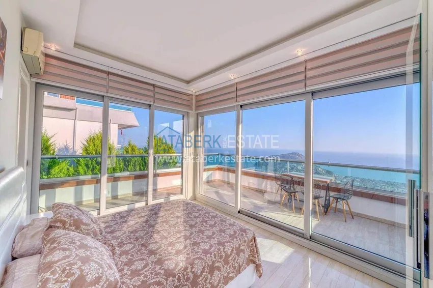 Purchase 5+1 triplex villa for citizenship and residence permit in Alanya, Bektash — furnished and with panoramic views 17