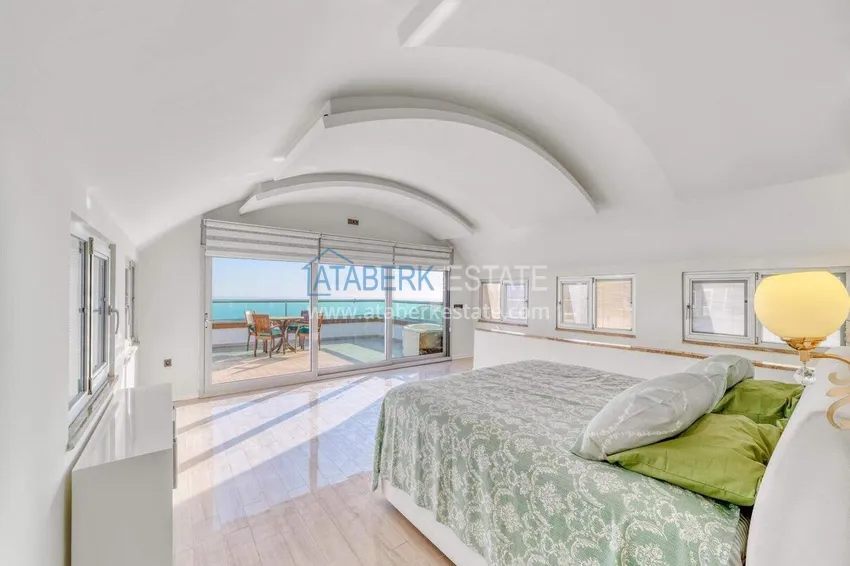 Purchase 5+1 triplex villa for citizenship and residence permit in Alanya, Bektash — furnished and with panoramic views 45