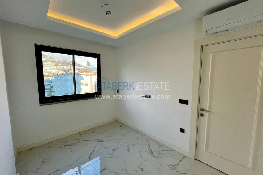 Purchase 2+1 apartment with a view in the center of Alanya, Cleopatra beach area 10