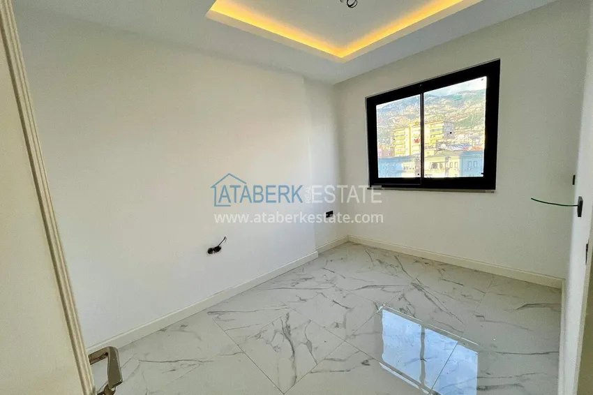 Purchase 2+1 apartment with a view in the center of Alanya, Cleopatra beach area 11